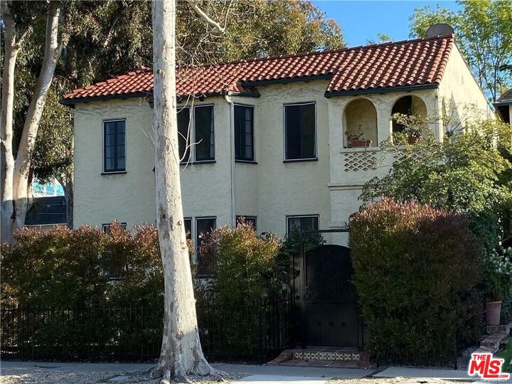 Property Photo: 601 S Sweetzer Ave CA 90048