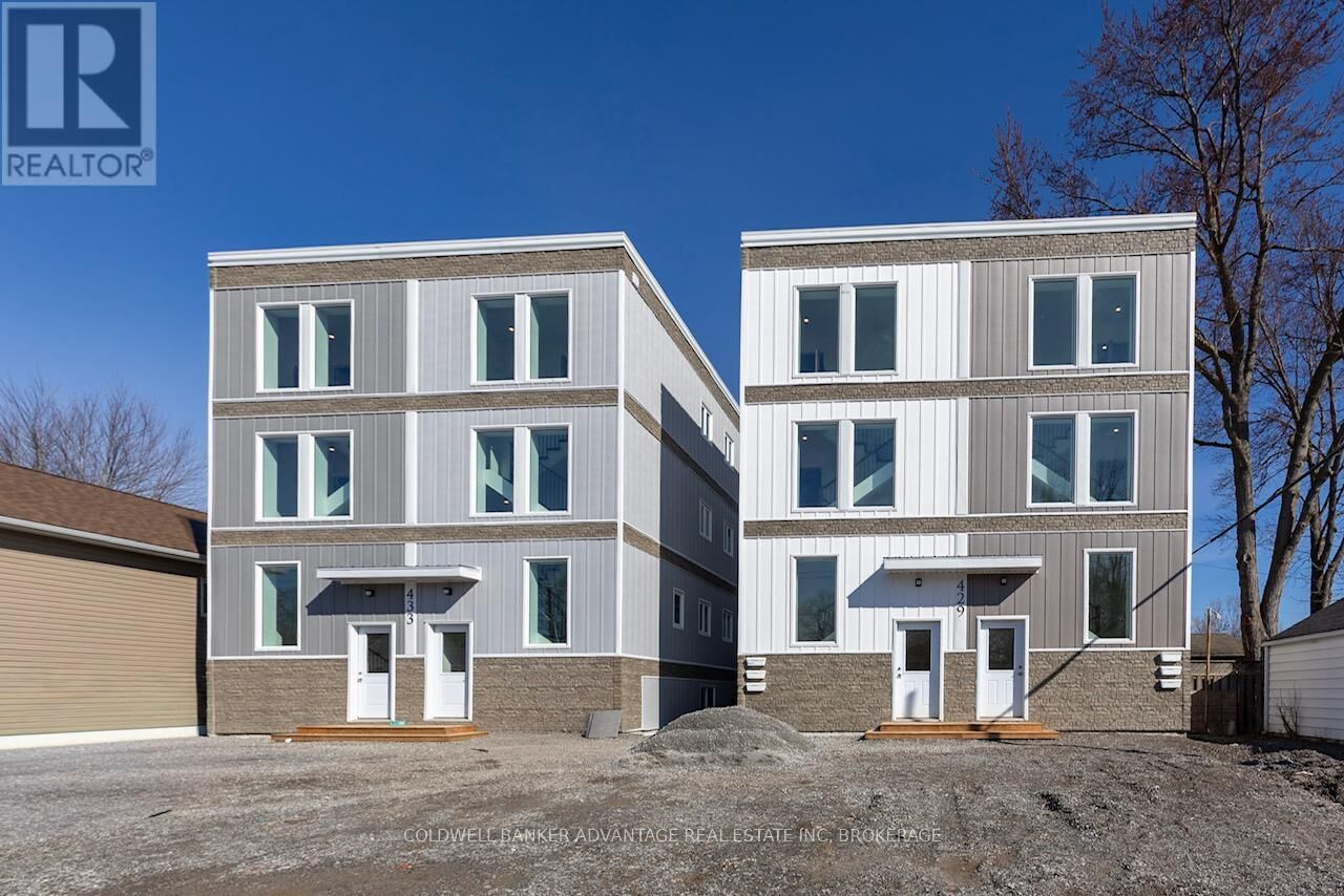Property Photo:  429 Sugarloaf Street 1  ON L3K 2P3 