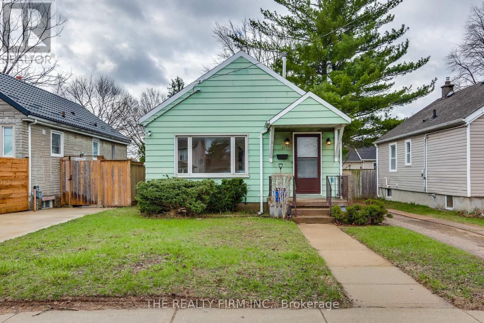 Property Photo:  1153 Trafalgar Street  ON N5Z 1H3 