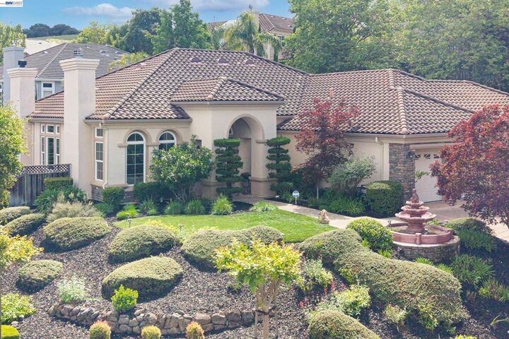 Property Photo:  1 Circle E Ranch Pl  CA 94583 