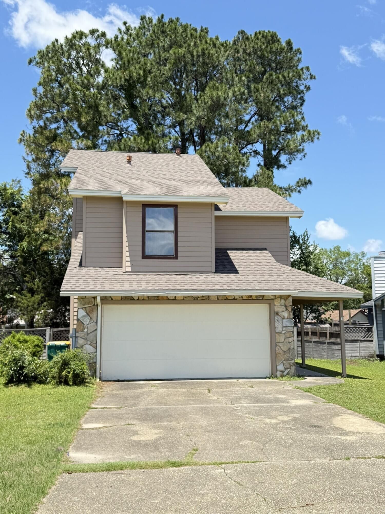 Property Photo: 1512 W Mariah Way FL 32547