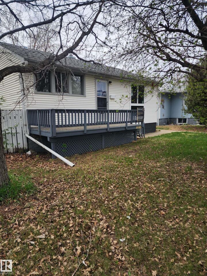 Property Photo:  10305 98 Avenue  AB T8L 1X1 