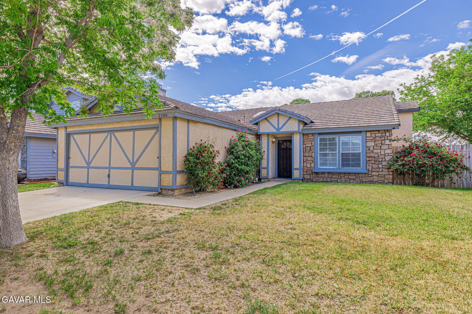 Property Photo:  2340 Lightcap Street  CA 93535 