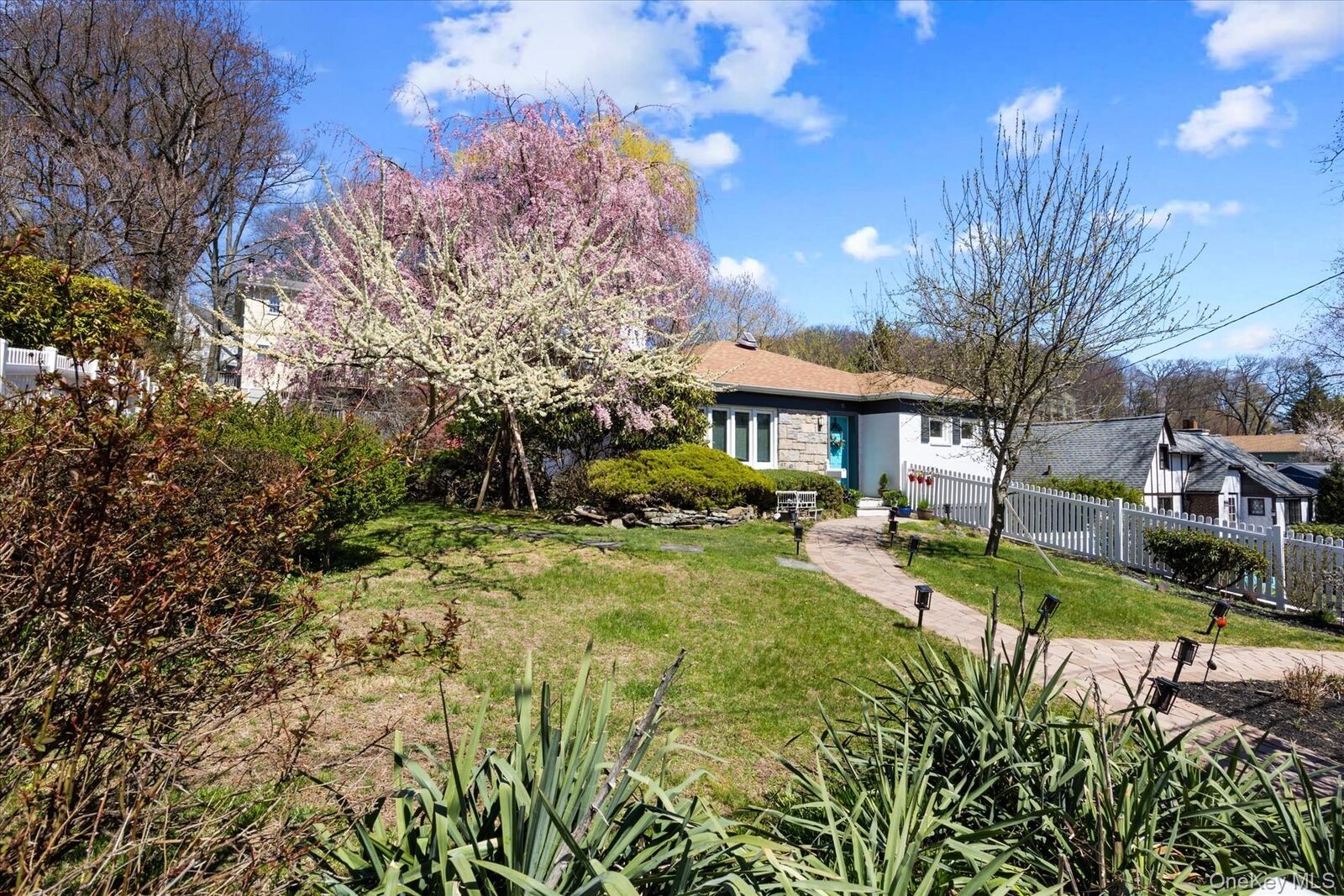 Property Photo:  15 Brookside Lane  NY 10522 