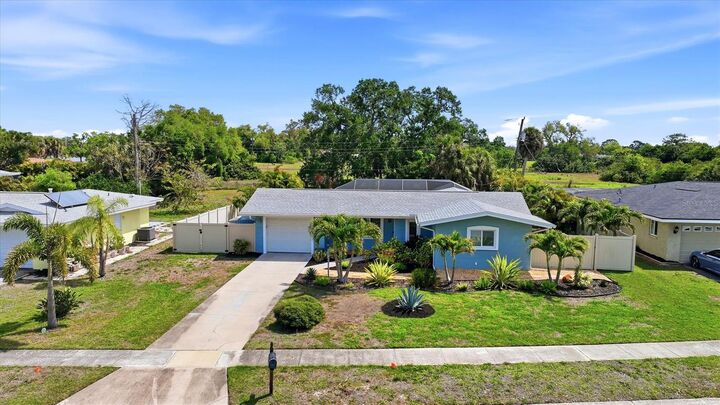 Property Photo:  2486 Breakwater Circle  FL 34231 
