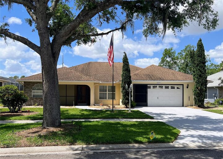 Property Photo:  6645 Northlake Drive  FL 33542 