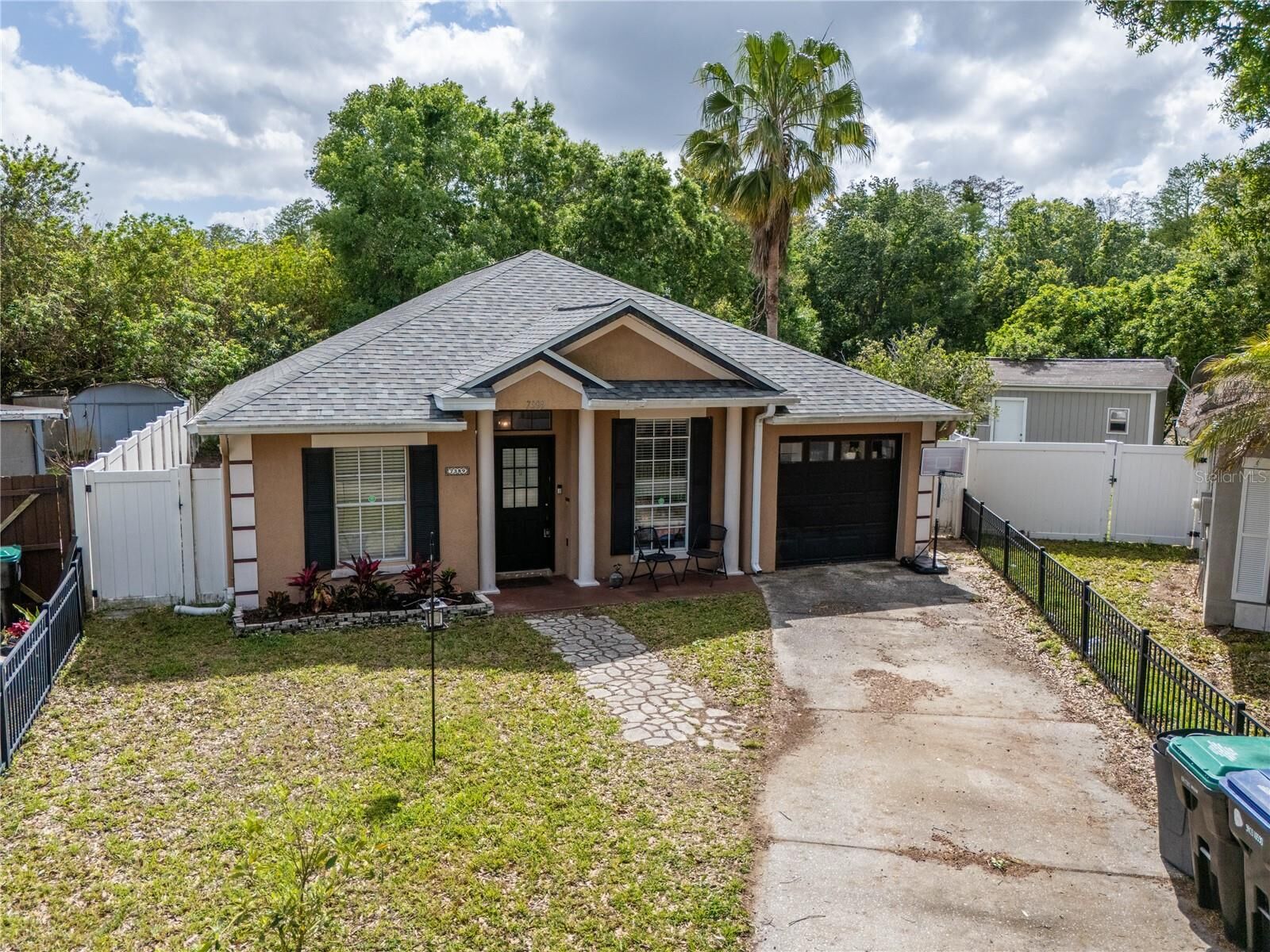 Property Photo:  7389 Hollow Ridge Circle  FL 32822 