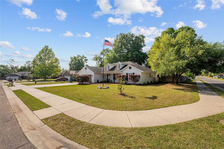 Property Photo:  25175 SW 20th Avenue  FL 32669 