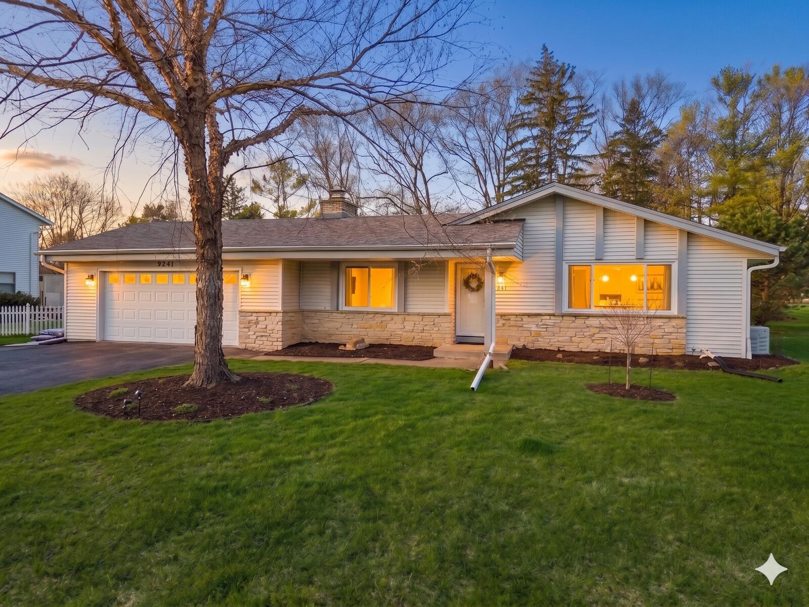 Property Photo: 9241 N Port Washington Rd WI 53217