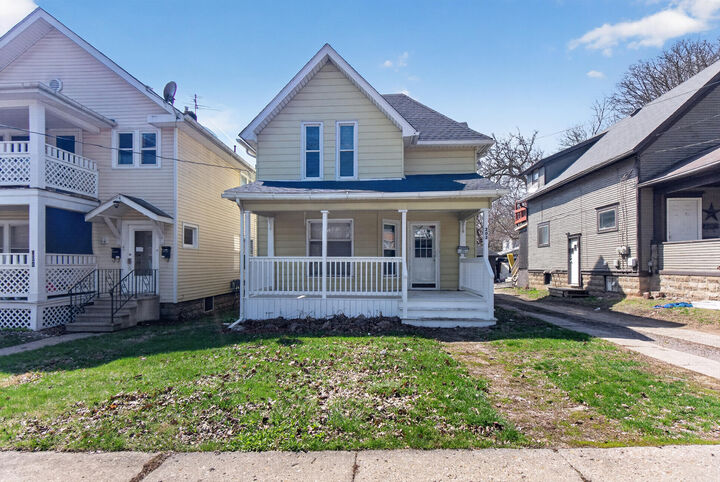 Property Photo:  202 S West Avenue  MI 49201 