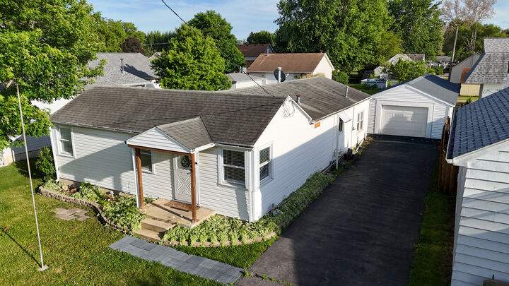 Property Photo:  545 Lynn Street  IL 60474 