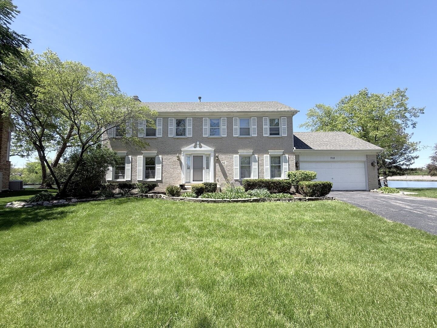 Property Photo:  712 N Victoria Drive  IL 60074 