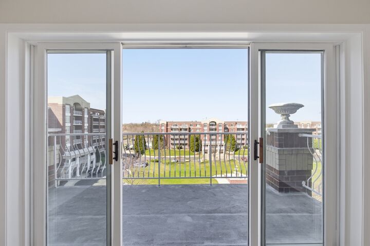 Property Photo: 7051 W Touhy Avenue 610 IL 60714