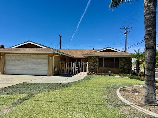 Property Photo: 405 S Gilbert CA 92543