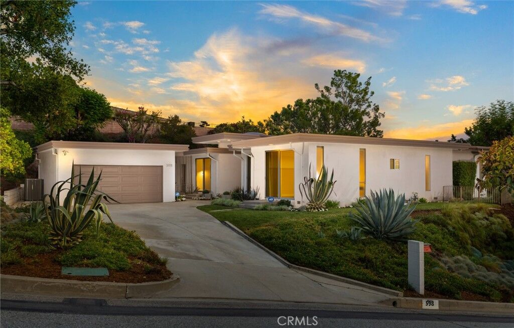 Property Photo:  598 Camillo Road  CA 91024 