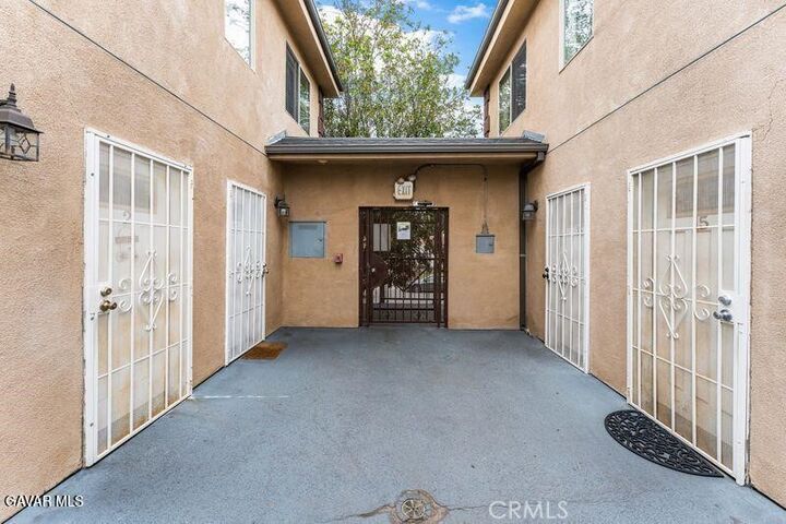 Property Photo:  14618 Gilmore Street 16  CA 91411 