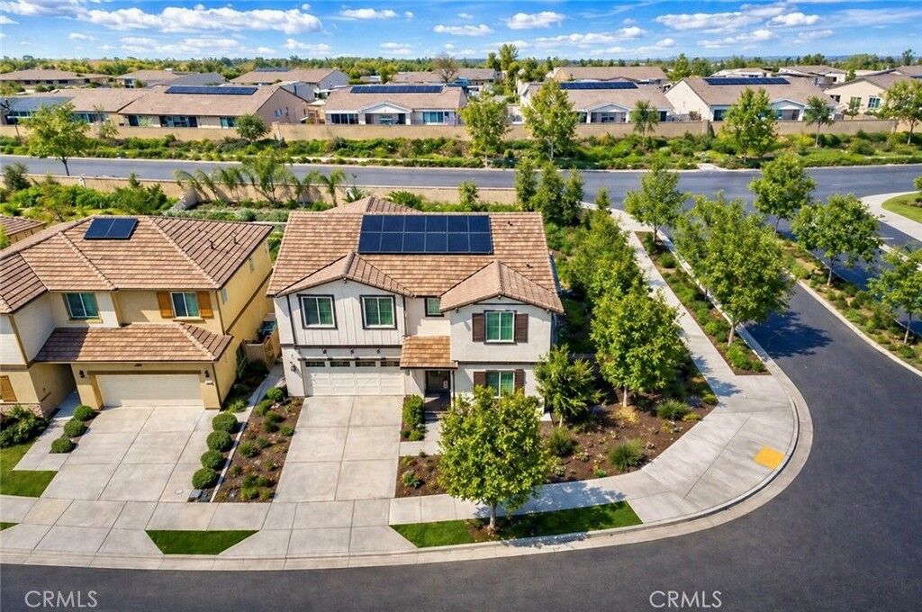Property Photo:  24320 Insignia  CA 92584 