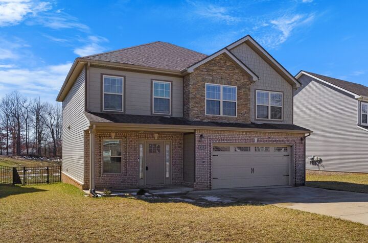 Property Photo:  618 Battery Ct  TN 37042 