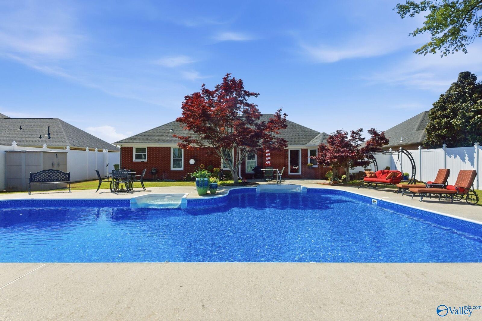 Property Photo: 2710 Revere Avenue SW AL 35603