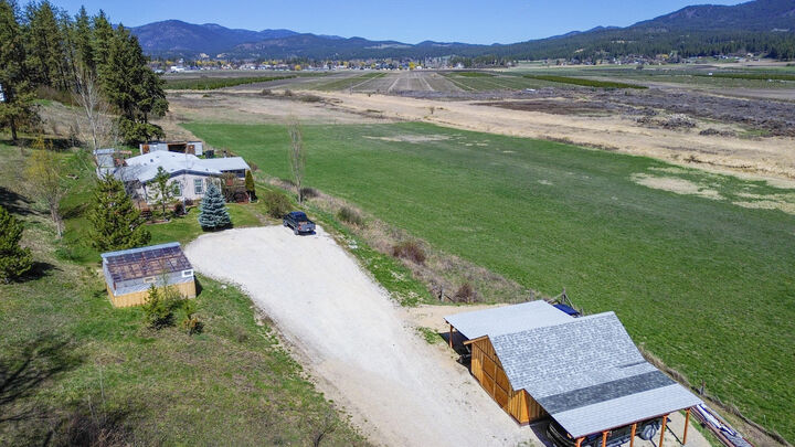 Property Photo:  2419 Indian Ridge Rd  WA 99109 