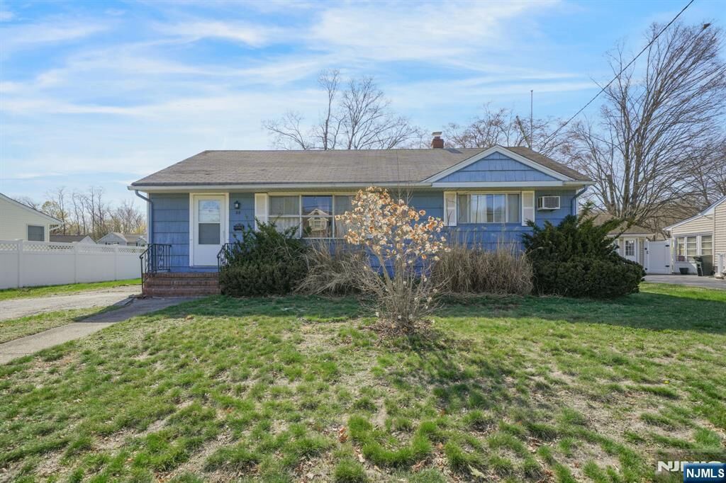 Property Photo:  25 Stiles Court  NJ 07442 