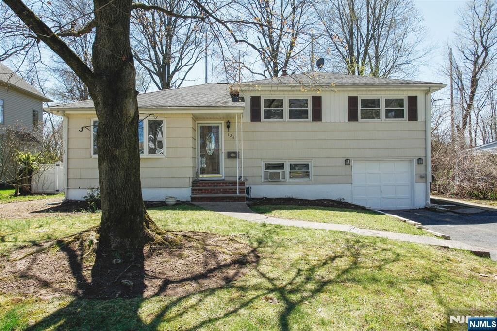 Property Photo:  126 Morningside Road  NJ 07652 