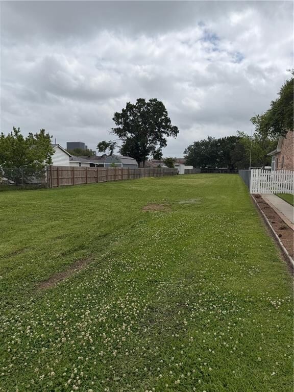 Property Photo:  Pine Street  LA 70005 