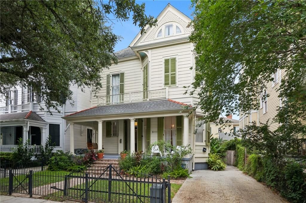Property Photo:  5111 Prytania Street  LA 70115 