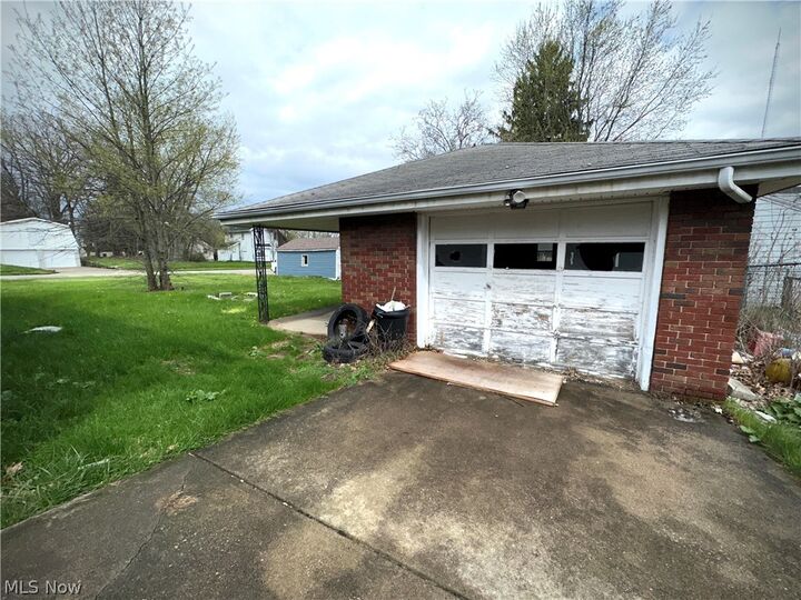 Property Photo:  708 Miller Street  OH 44502 