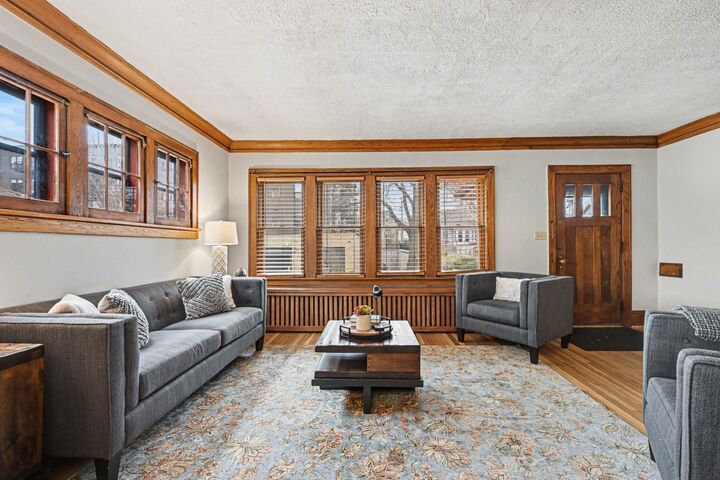 Property Photo:  1550 Hague Avenue  MN 55104 