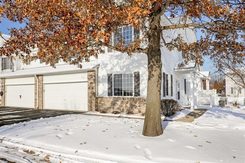 Property Photo:  357 Frederick Circle 808  MN 55033 