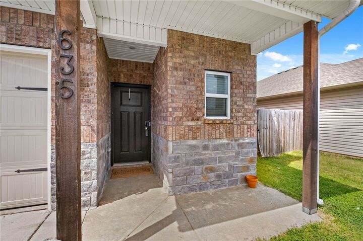 Property Photo:  635 Woodcreek Loop  AR 72745 