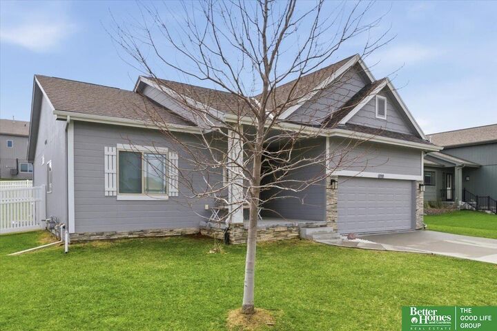 Property Photo:  1707 Mesa Street  NE 68123 