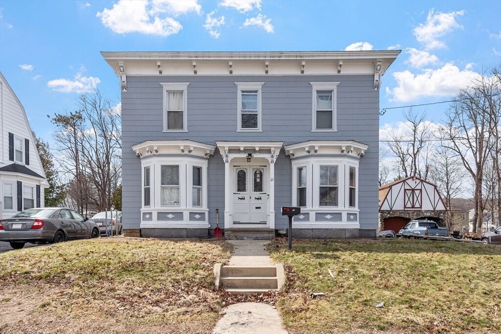 Property Photo:  21 Burnap St  MA 01420 