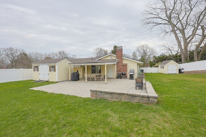 Property Photo:  2 Villa Lane  MA 01960 