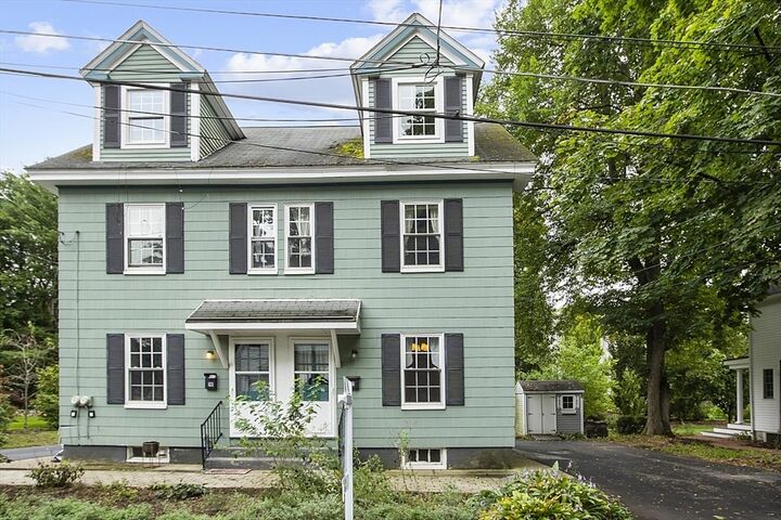 Property Photo: 21 Bedford Ct 21 MA 01742