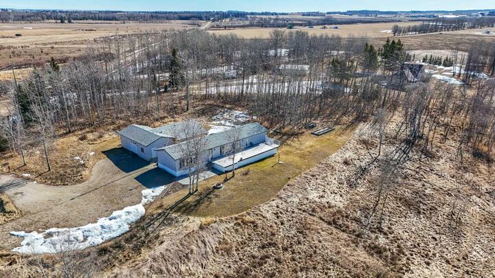 Property Photo:  55001 Township Road 40-0  AB T4T 2A1 