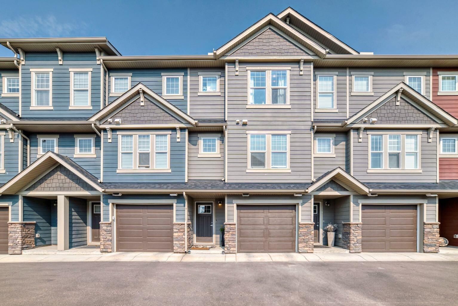 Property Photo: 206 Cranbrook Square SE AB T3M 3E3