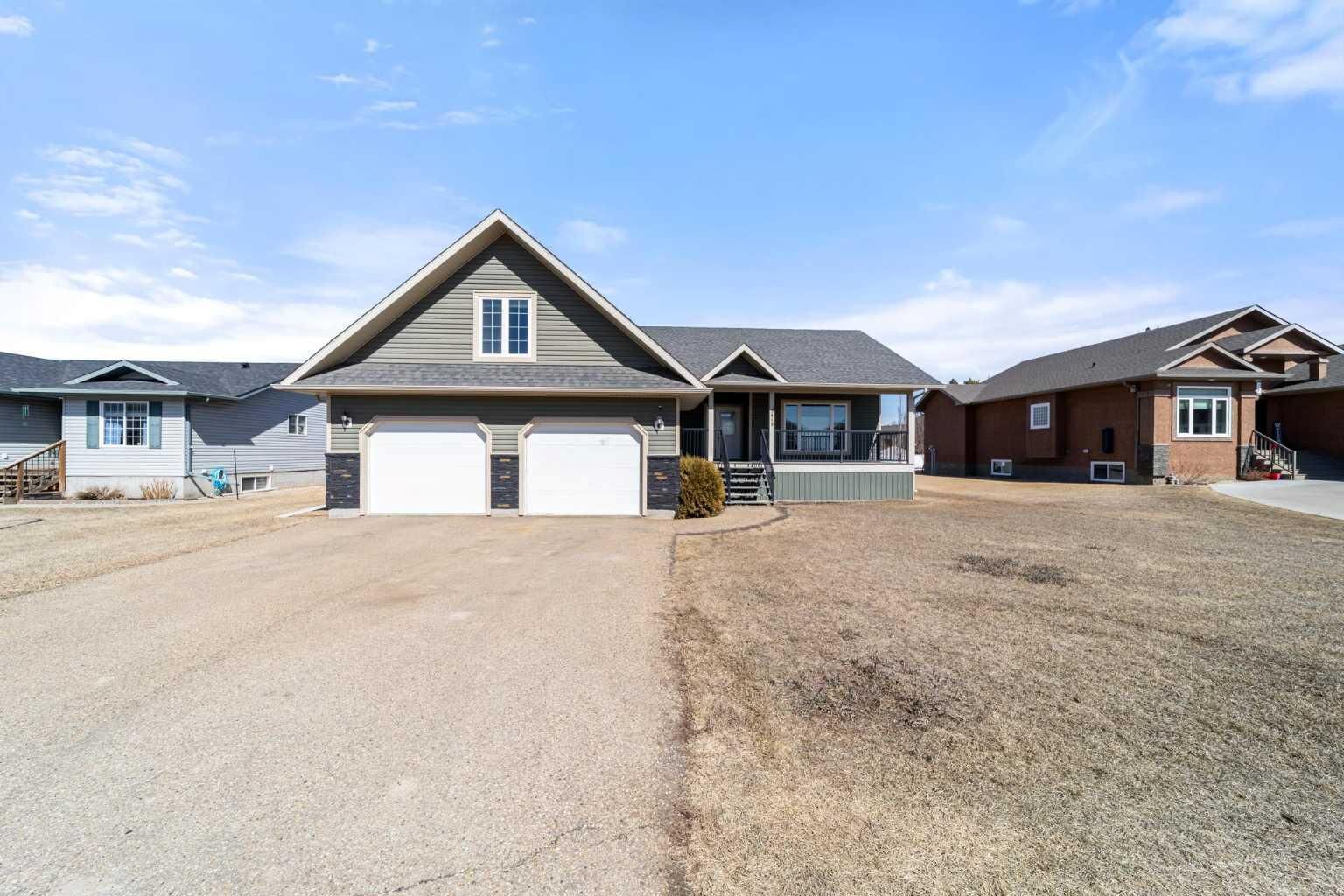 Property Photo:  5615 45 Avenue W  AB T0B 1N0 