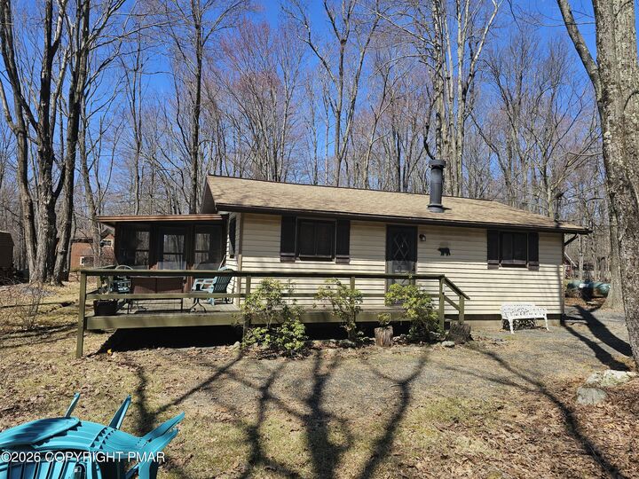 Property Photo: 127 Ridge Road PA 18347