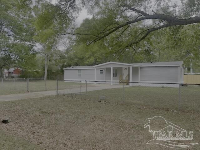 Property Photo:  101 Rittenberry Rd  FL 32533 