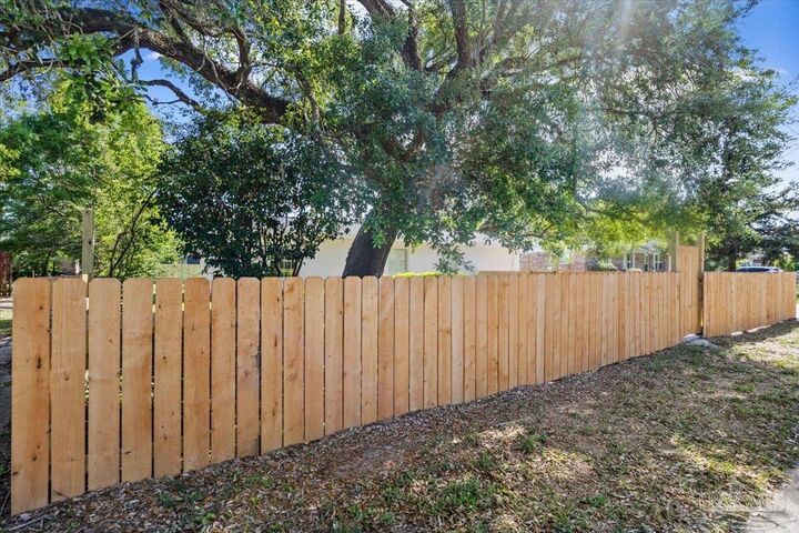 Property Photo:  3407 W Jordan St  FL 32505 