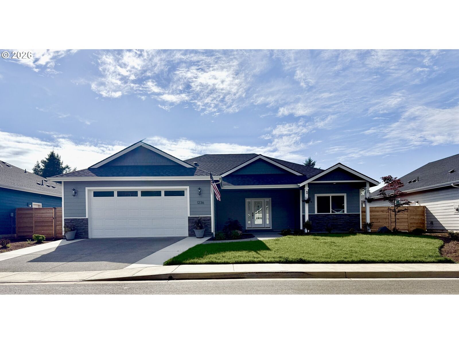 Property Photo: 1236 Lighthouse Ln OR 97415