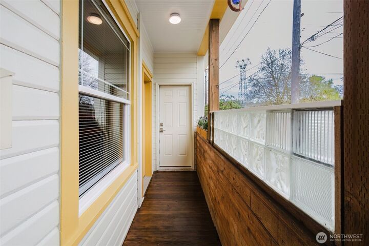 Property Photo:  1209  Pacific Avenue  WA 98337 