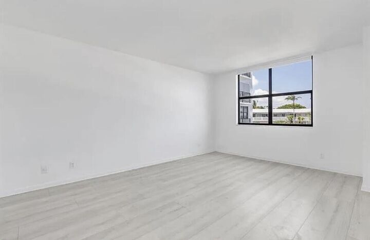 Property Photo:  3800 Washington Road 310  FL 33405 
