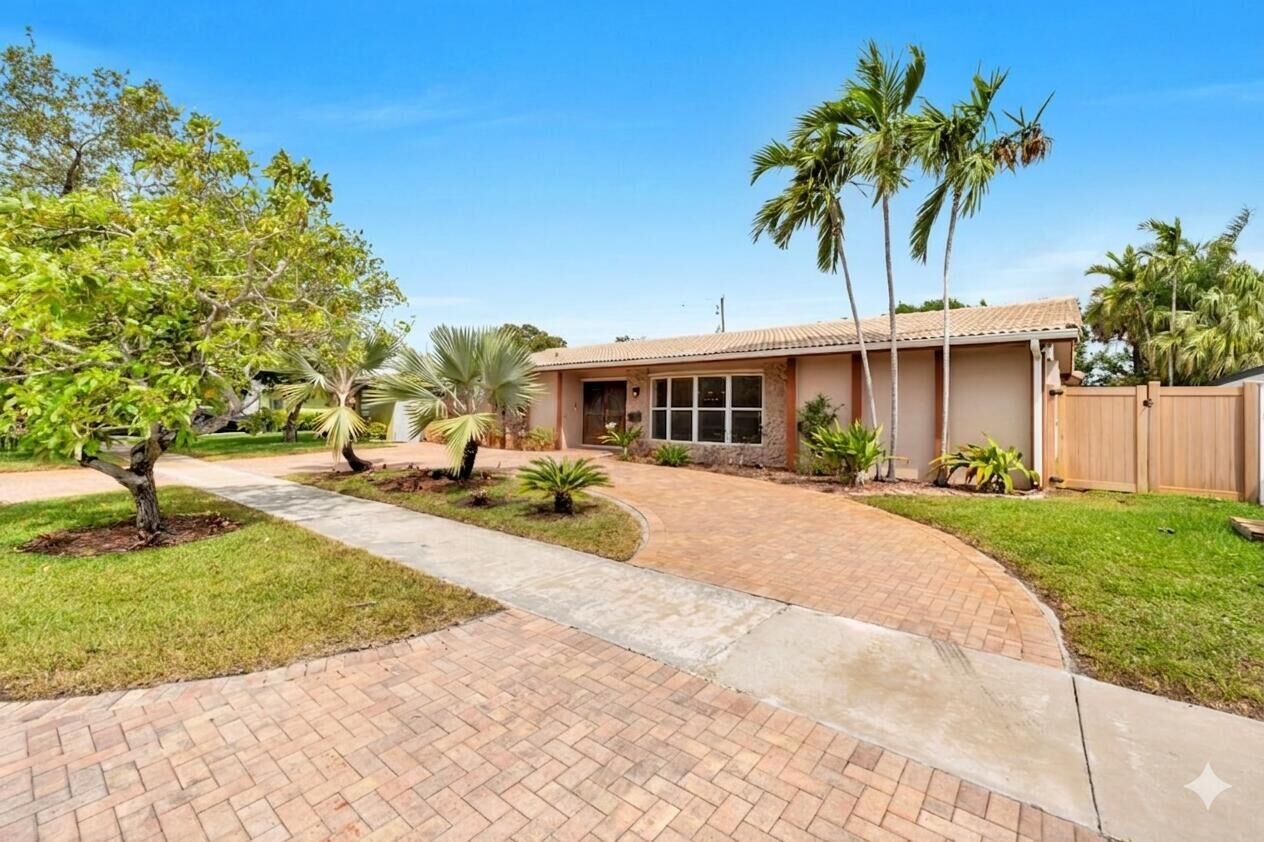 Property Photo:  1915 NE 208th Terrace  FL 33179 