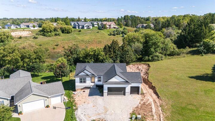 Property Photo:  209 Stonehill Court  WI 54971 