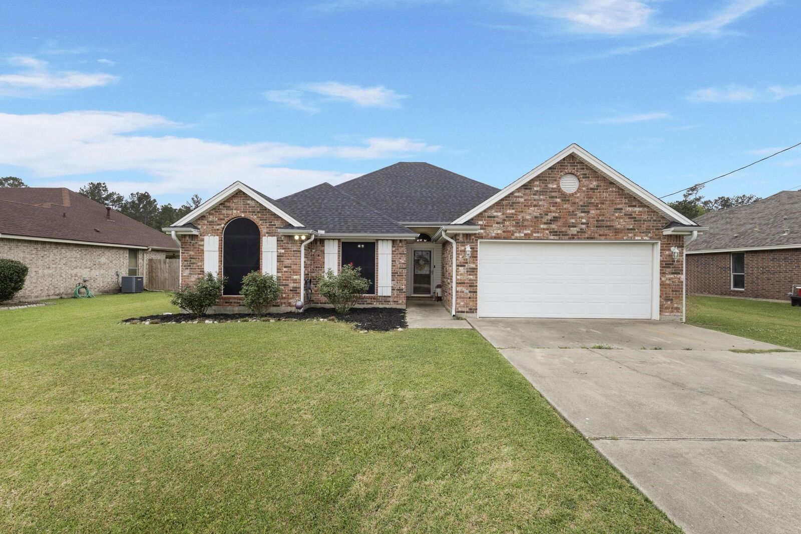 Property Photo:  5730 Westchase Loop  TX 77657 