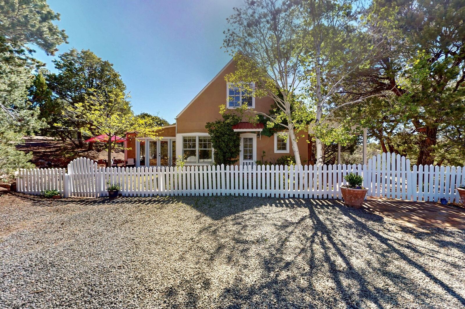 Property Photo:  15 Toltec Road  NM 87505 