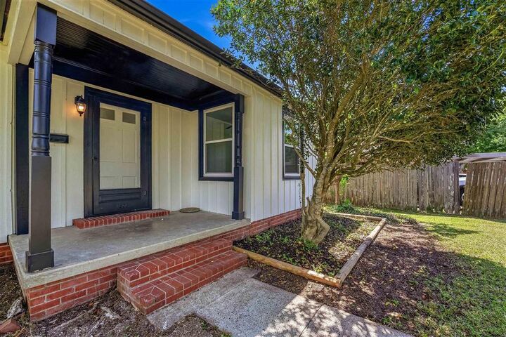 Property Photo: 1606 9th Street LA 70601